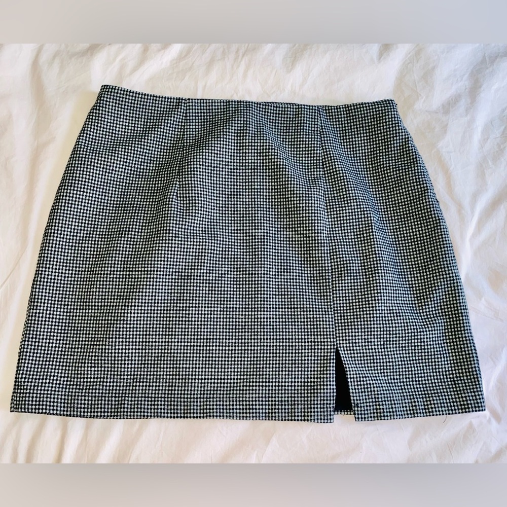 Forever 21 Sheperd’s Check Black and White Lined Mini Skirt  1X